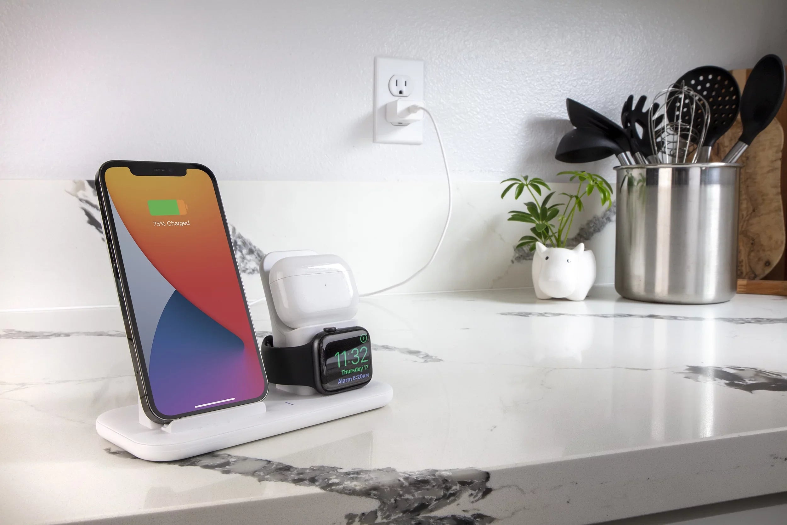 Scosche CSQ3N1WT-SP Qi-Enabled Smartphones, Watches and Earbuds, Qi-Certified Wireless Charging Dock, White