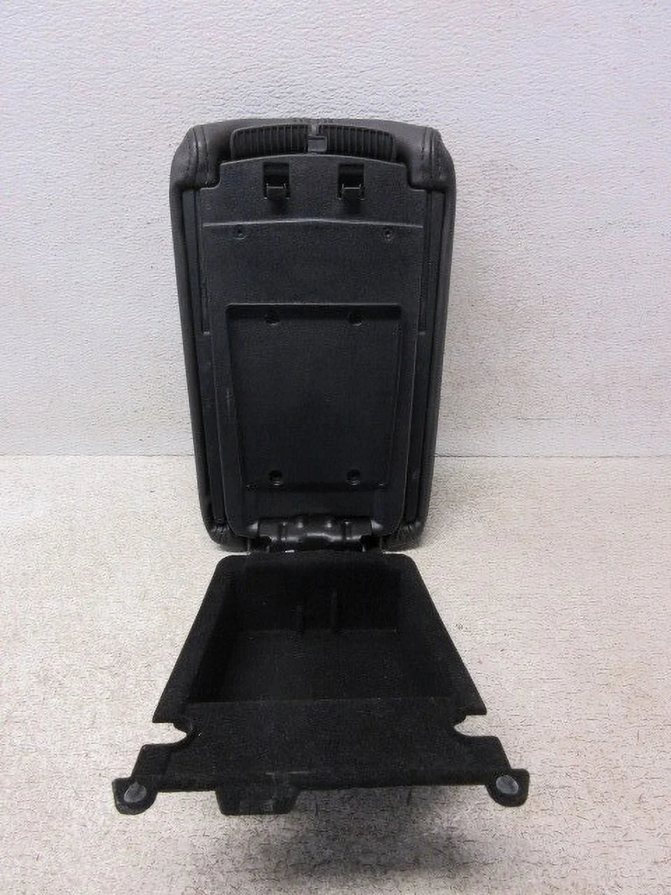 Pre-Owned 10 2010 Lincoln MKZ Black Leather Center Console Lid OEM LKQ (Good)