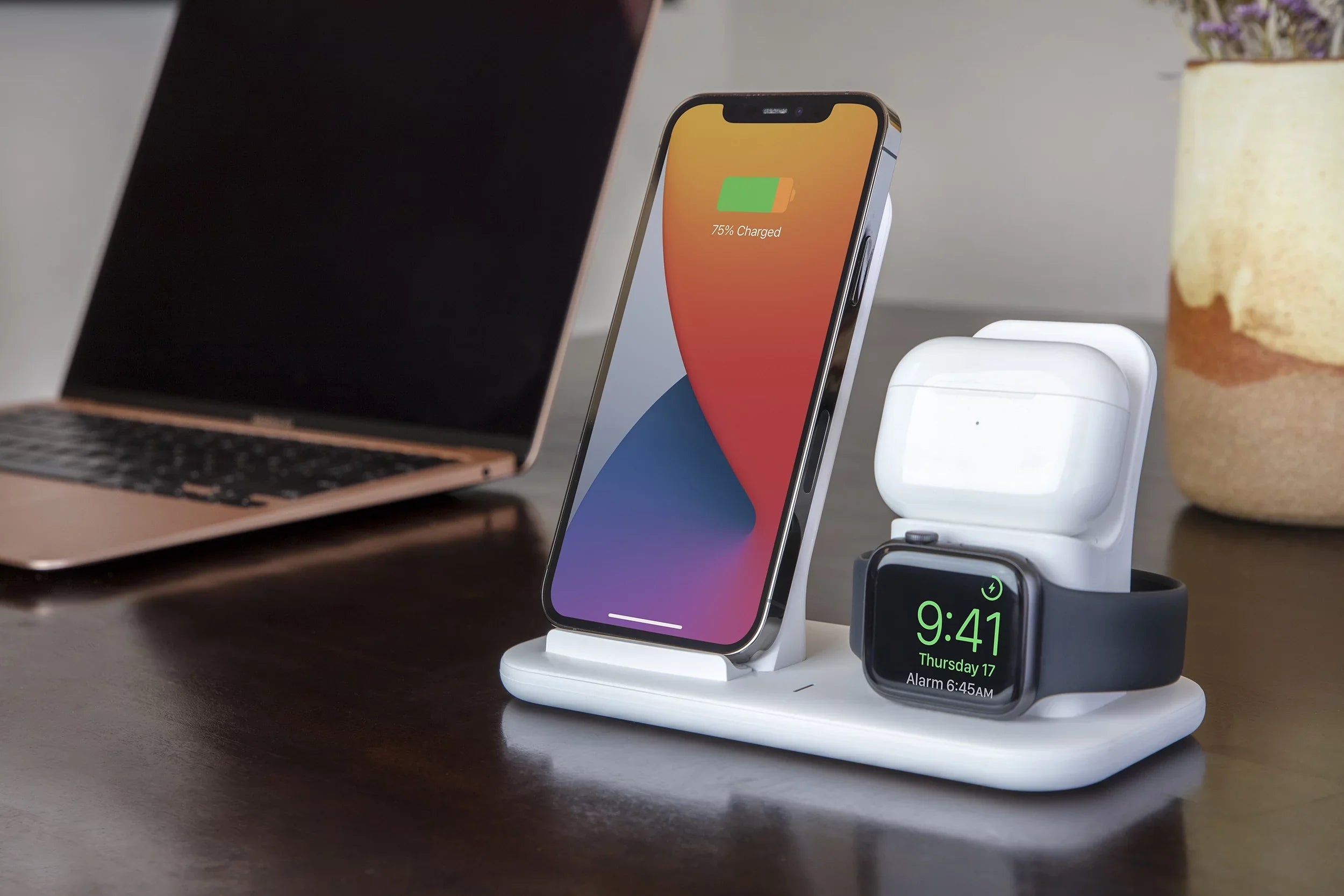 Scosche CSQ3N1WT-SP Qi-Enabled Smartphones, Watches and Earbuds, Qi-Certified Wireless Charging Dock, White