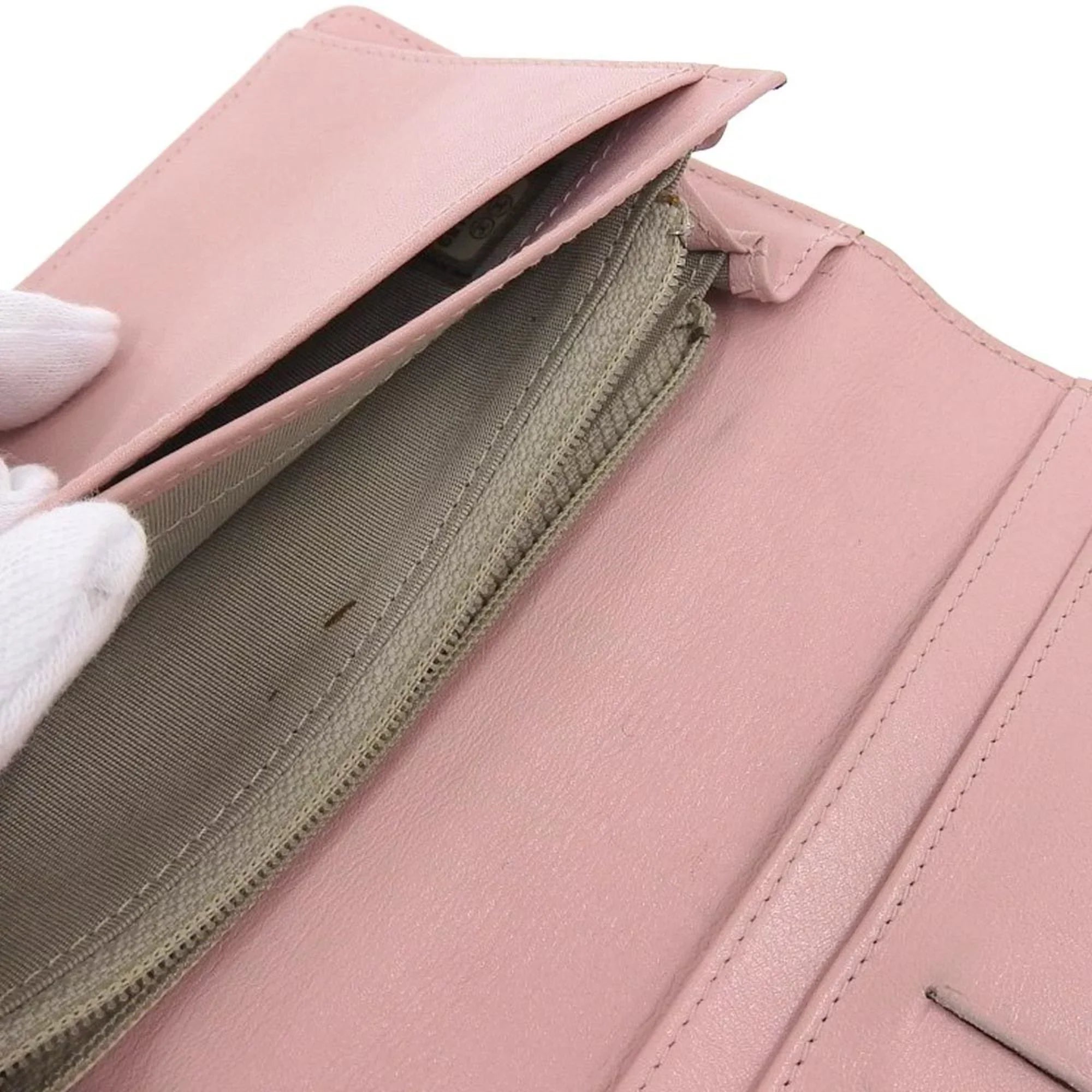 Pre-Owned Chanel CHANEL logo here mark bi-fold long wallet caviar skin pink A48651 16 model (Good)