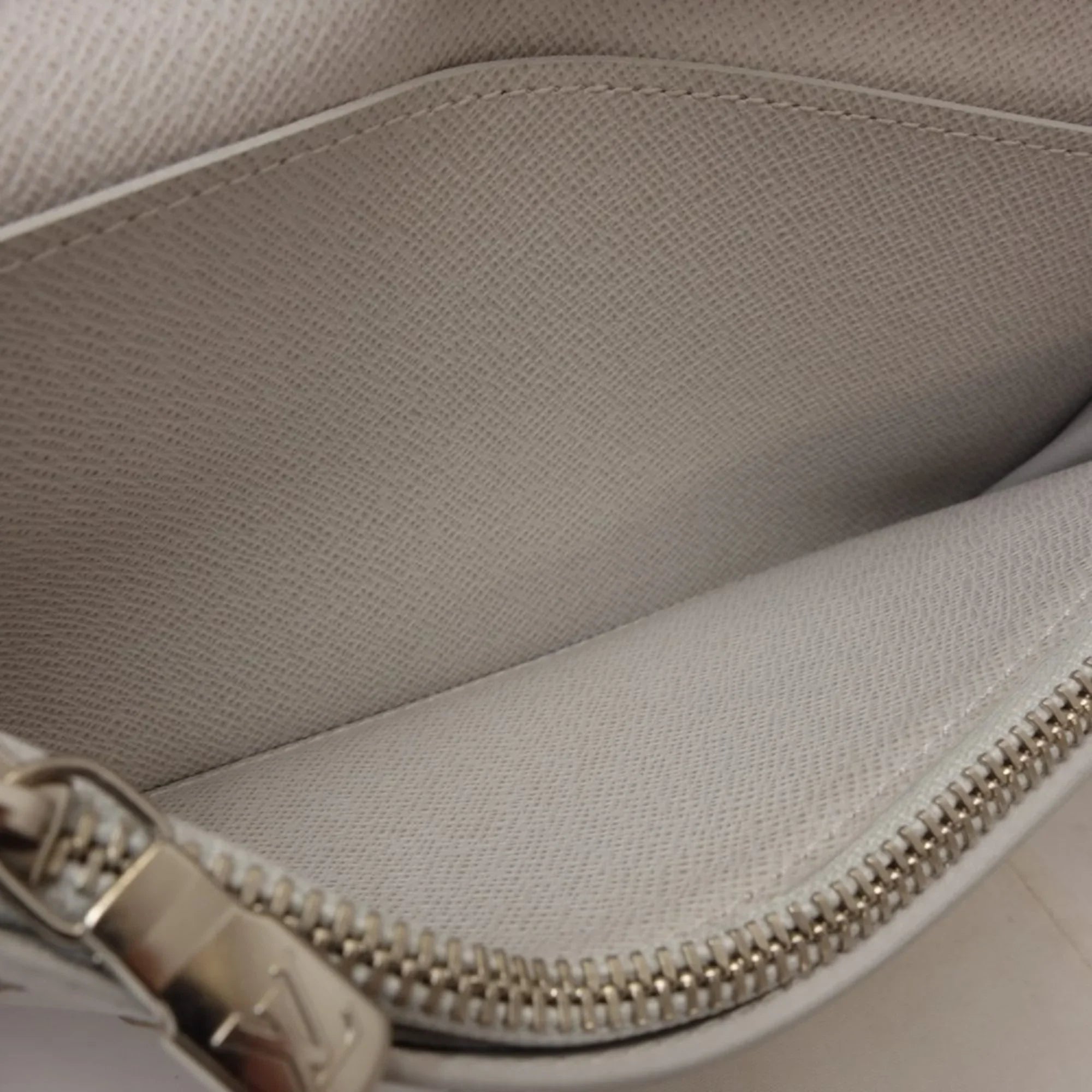 Pre-Owned LOUIS VUITTON Portefeuille Braza M30298 Long Wallet Taigarama Antarctica 083529 (Fair)