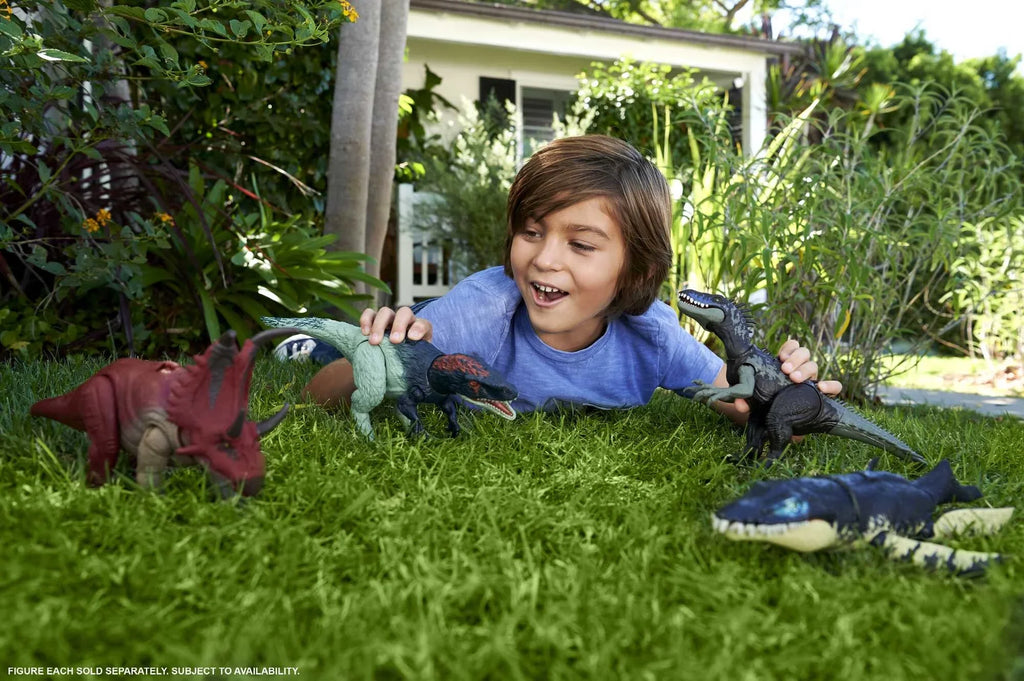 Jurassic World Dominion Wild Roar Diabloceratops Dinosaur Action Figure Toy, Sound & Motion