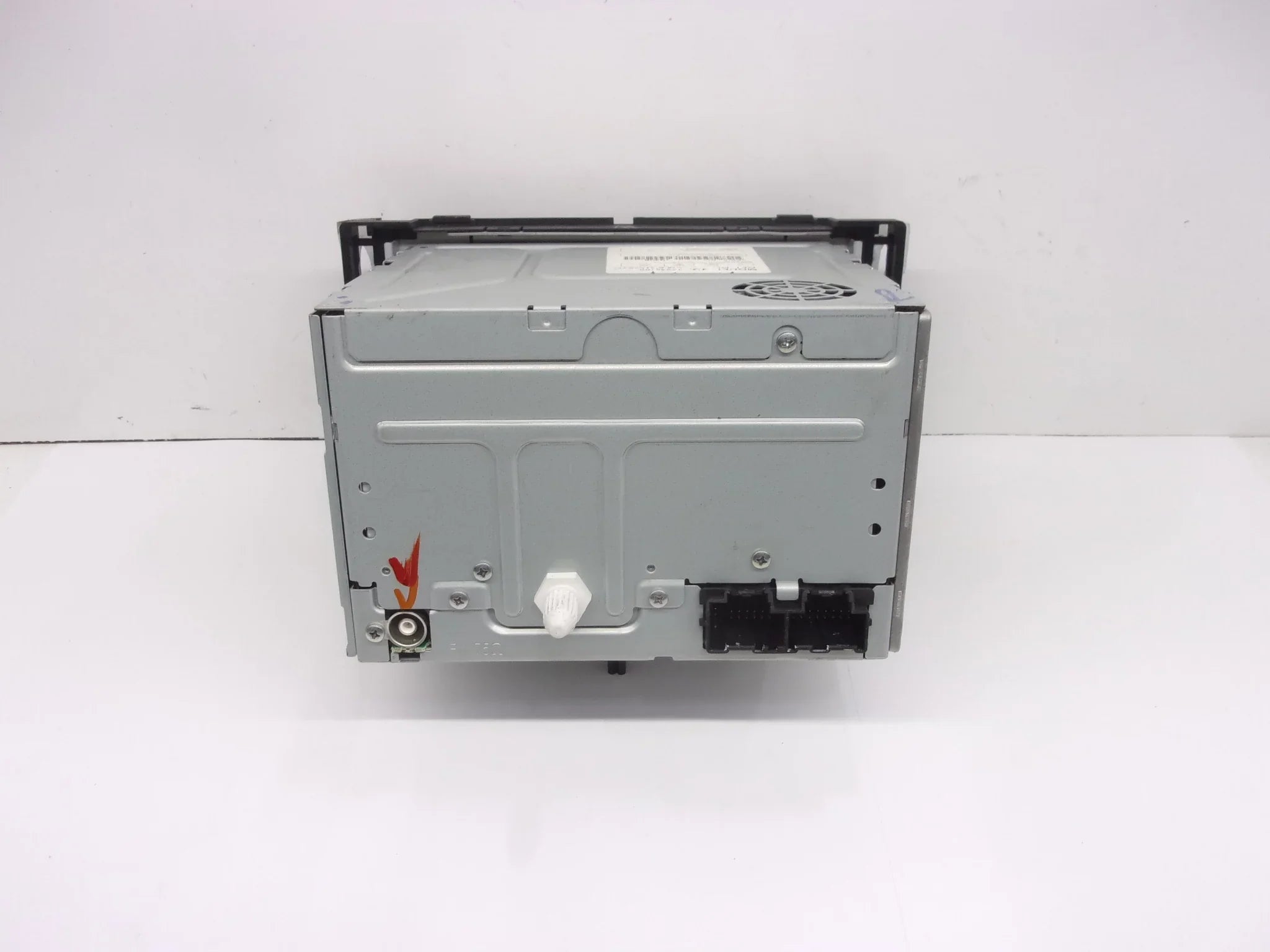 Pre-Owned 2007-2008 Saturn Aura Radio Receiver CD Player ID 15948189 OEM (Good)