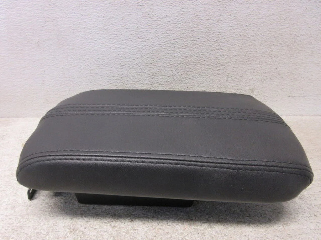Pre-Owned 10 2010 Lincoln MKZ Black Leather Center Console Lid OEM LKQ (Good)