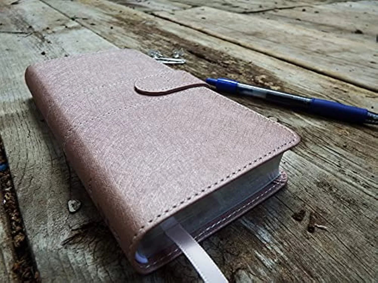Niv, Pocket Thinline Bible, Leathersoft, Pink, Snap Closure, Red Letter, Comfort Print (Other)