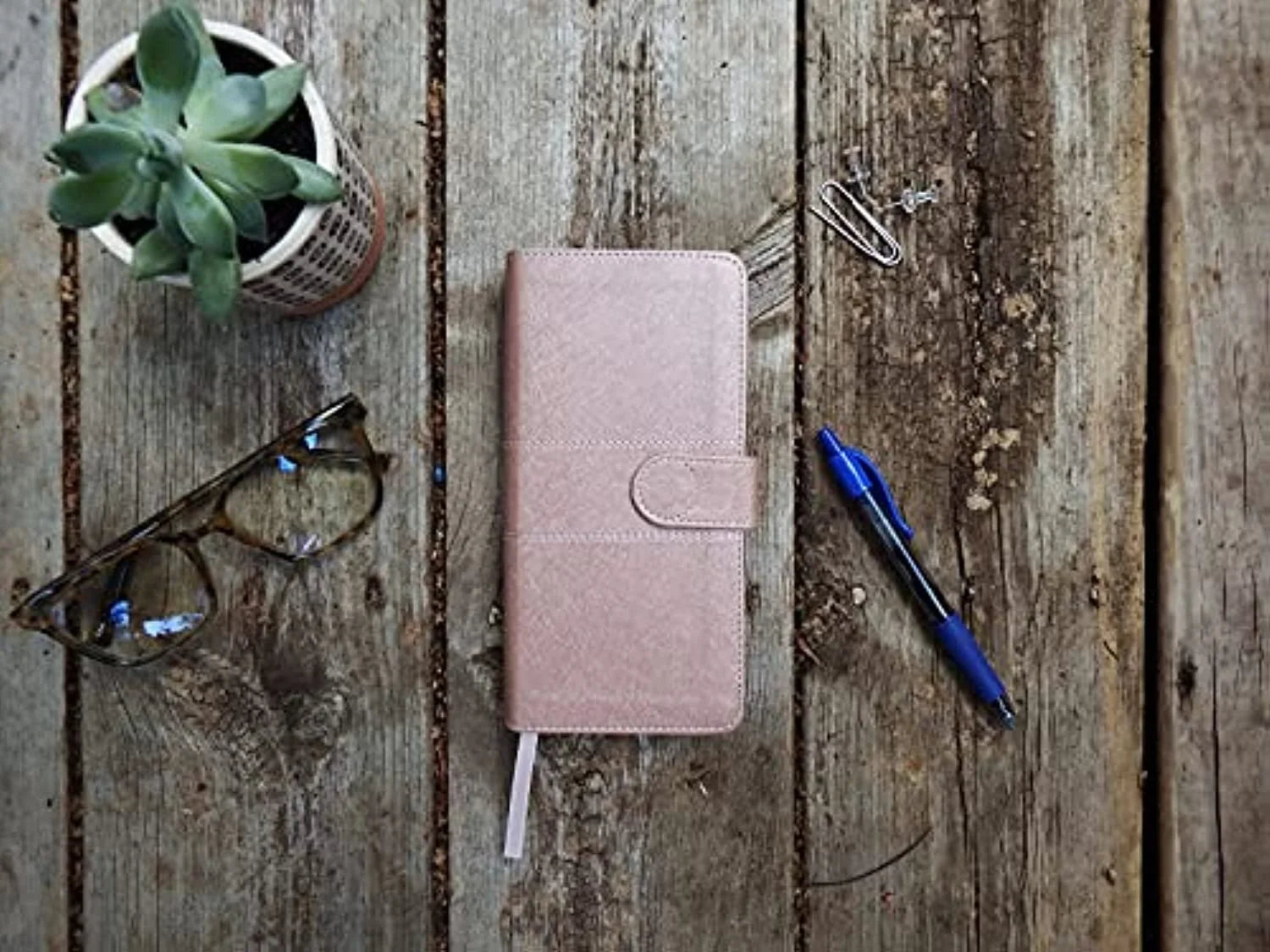 Niv, Pocket Thinline Bible, Leathersoft, Pink, Snap Closure, Red Letter, Comfort Print (Other)